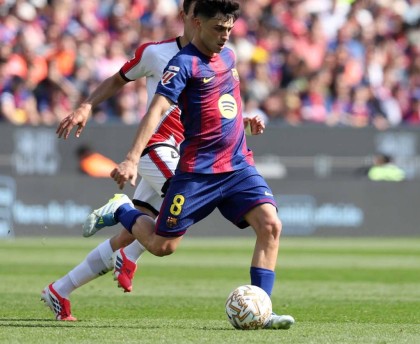 女足欧冠的巅峰对决：巴萨6-0大胜皇马，诺坎普见证历史时刻！