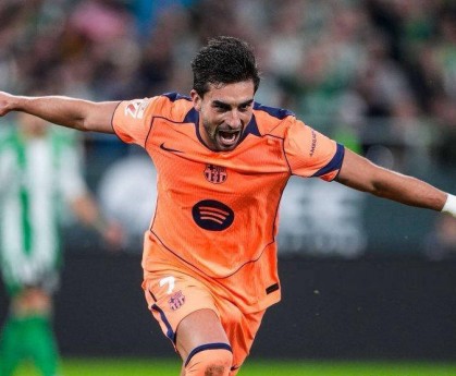 巴萨连进五球逆转取胜，悍将戴帽助力豪取西甲六连胜稳守榜首