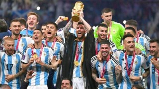 最史诗级的冠军领先优势崩盘盘点！阿森纳会加入这份名单吗？倚天足球