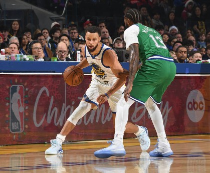 圣诞大战-库里23分弗拉格27+6 勇士胜独行侠