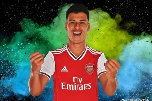 枪迷集体破防！1.1亿拆半队卖灵魂，阿森纳为财务平账断臂求生，这次是涅槃还是已经崩盘？