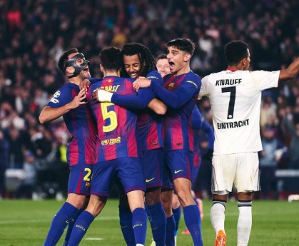 欧冠惊天逆转！巴萨后卫梅开二度创造历史，西甲卫冕冠军豪取四连胜