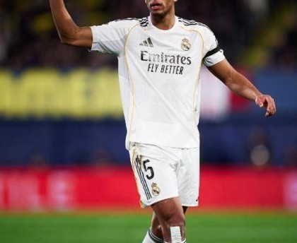 西甲第1易主，姆巴佩梅开二度造法国足球历史，皇马2-0黄潜登顶