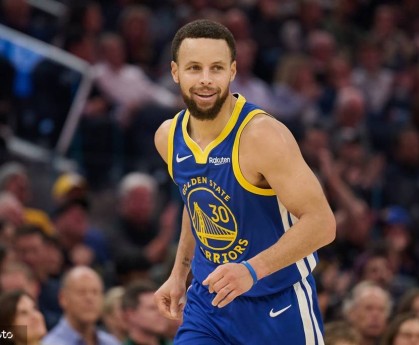 库里31+7+7巴特勒21分 字母哥空砍34分勇士力克雄鹿