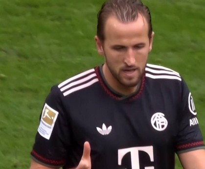 拜仁8轮封王，27-1狂胜克星，德甲争冠只剩一个问号。