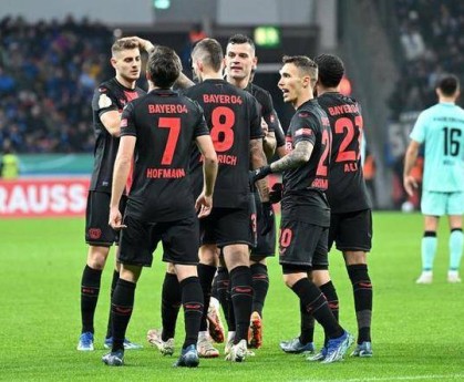 德乙黑马挑战德甲豪门，球星状态定杯赛走向