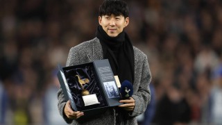 高清：孙兴慜重返热刺告别球迷 这十年太美妙