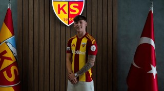 曼联官宣冬窗离队第一人！新帝星已确定留下，两人将争取压哨转会