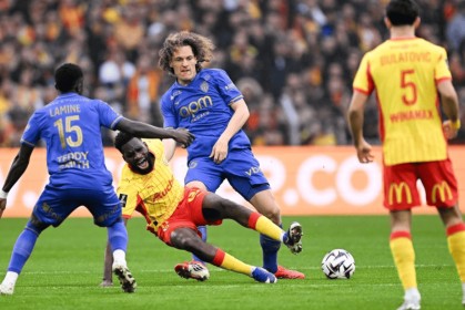 神剧情！2-0到2-3，法甲领头羊耻辱一战，连丢3球意外崩盘