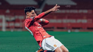 曼联送跑车游说小梅西放弃巴萨梦！留队未来可当王牌，获誉最强10后