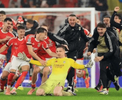 皇马2-4，掉落附加赛！错怪了阿隆索，穆帅骑脸庆祝太扎心