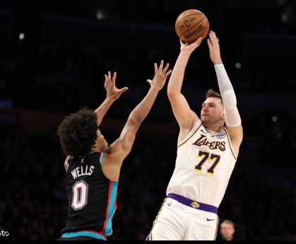 东契奇36+9+8詹姆斯26+7+10 湖人逆转灰熊