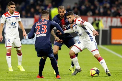 法甲两极对决：南特主场保级生死战 朗斯冲冠路上的&quot;铁桶阵&quot;考验