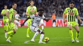 法甲焦点战：里昂主场剑指三分，布雷斯特客场难逃一败