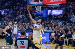 库里低配产出拿捏老头局 哈登下半场隐身顽疾又犯了? 库里低配产出拿捏老头局 哈登下半场隐身顽疾又犯了?